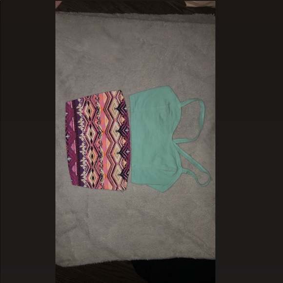 2 crop tops✨ - Picture 2 of 2